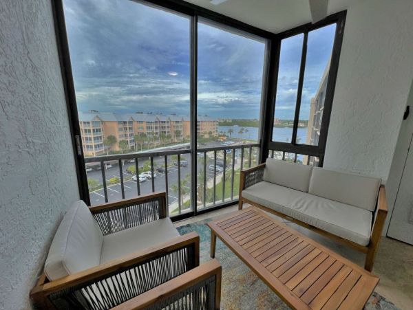 One Bedroom Siesta Key Vacation Condo Short Walk to Beach