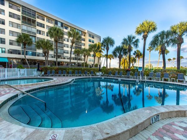 One Bedroom Siesta Key Vacation Condo Short Walk to Beach
