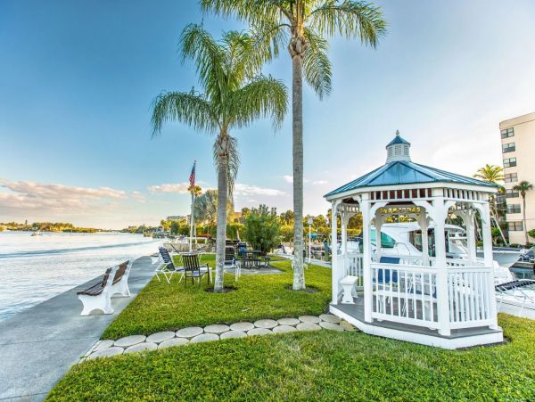 One Bedroom Siesta Key Vacation Condo Short Walk to Beach