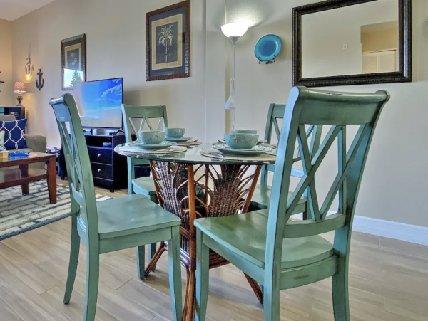 Lovely Lanai & Water Views Maderia Beach Rental