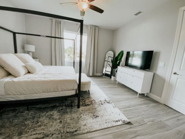 Beautiful 3 Bedroom Vacation Home in Venice Sleeps 7