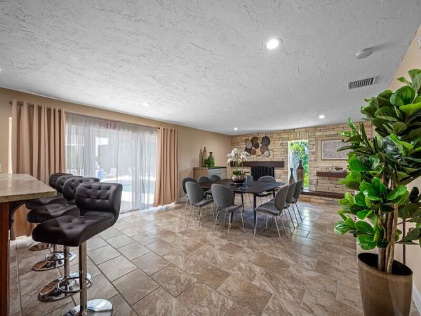 Largo Vacation Home Eight Bedroom with Fantastic Outdoors