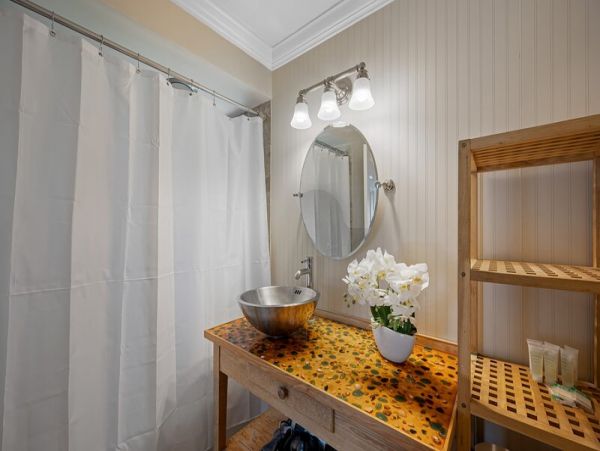 Largo Vacation Home Eight Bedroom with Fantastic Outdoors