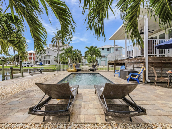 Fort Myer Vacation Pool Home Three Bedrooms Walk To Beach