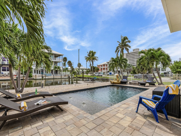 Fort Myer Vacation Pool Home Three Bedrooms Walk To Beach