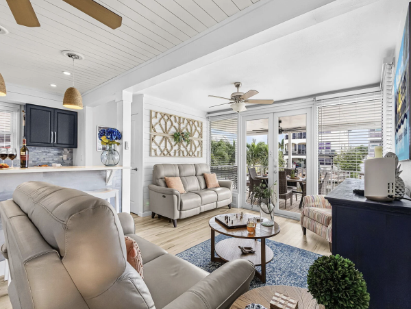 Fort Myer Vacation Pool Home Three Bedrooms Walk To Beach