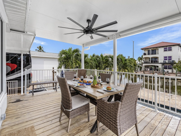 Fort Myer Vacation Pool Home Three Bedrooms Walk To Beach