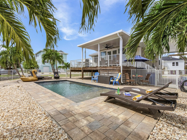 Fort Myer Vacation Pool Home Three Bedrooms Walk To Beach