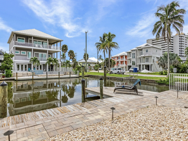Fort Myer Vacation Pool Home Three Bedrooms Walk To Beach