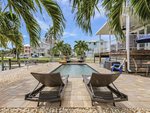 Fort Myer Vacation Pool Home Three Bedrooms Walk To Beach