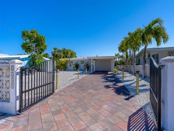 Marathon Vacation Home Three Bedroom Water Views