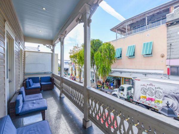 2 Lofts in Downtown Key West 4 Bedroom, Kitchen & Balcony