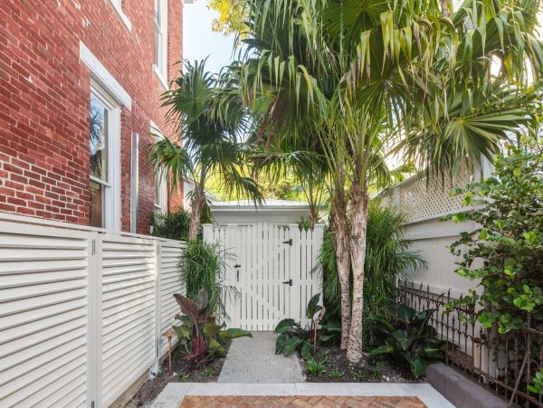 Key West Six Bedroom Vacation Retreat Sleeps 16
