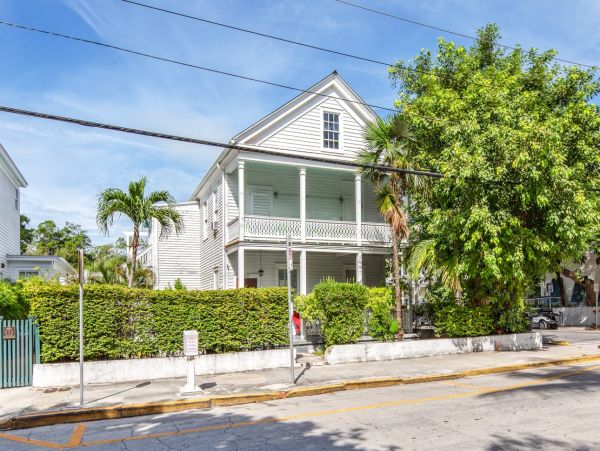 Beautiful Key West Vacation Pool Home Sleeps 19 Guests
