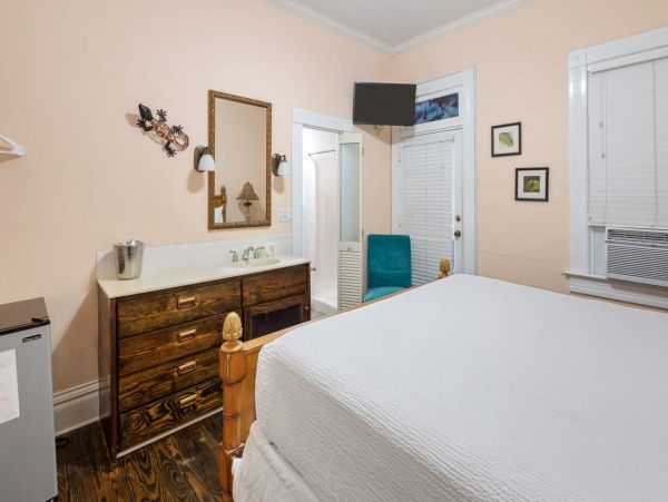 Charming 9 Bedroom Vacation Home in Key West