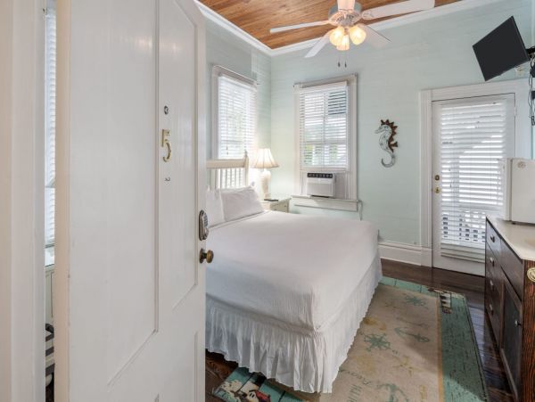 Charming 9 Bedroom Vacation Home in Key West