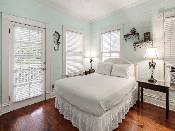 Charming 9 Bedroom Vacation Home in Key West