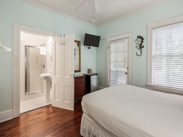 Charming 9 Bedroom Vacation Home in Key West