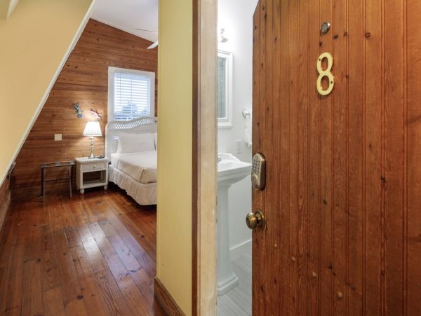 Charming 9 Bedroom Vacation Home in Key West