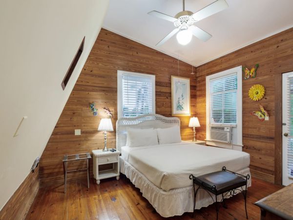 Charming 9 Bedroom Vacation Home in Key West