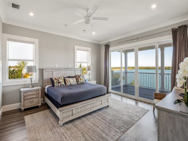 Contemporary Waterfront 4 Bedroom Vacation Rental