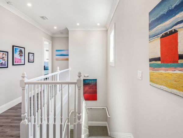 Contemporary Waterfront 4 Bedroom Vacation Rental