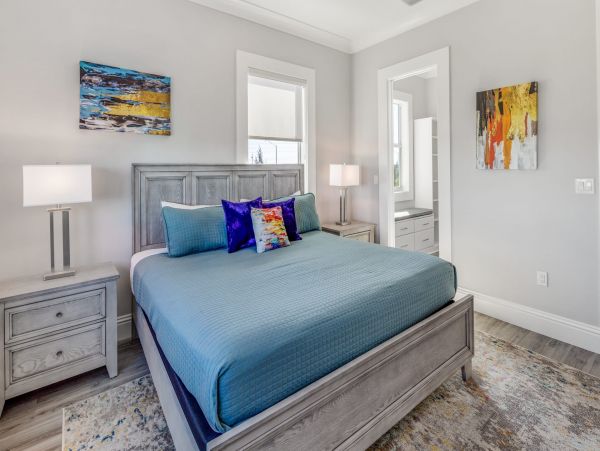 Contemporary Waterfront 4 Bedroom Vacation Rental