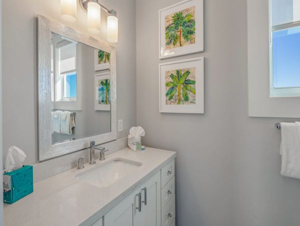 Contemporary Waterfront 4 Bedroom Vacation Rental