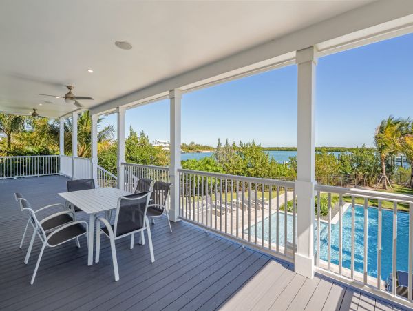 Contemporary Waterfront 4 Bedroom Vacation Rental