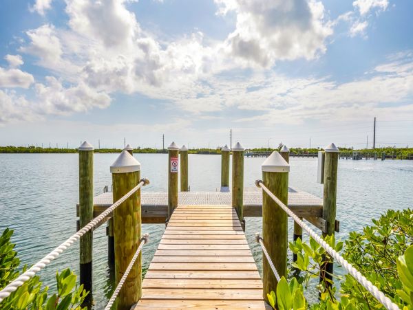 Beautiful 4 Bedroom Vacation Home with Water Views & Dock