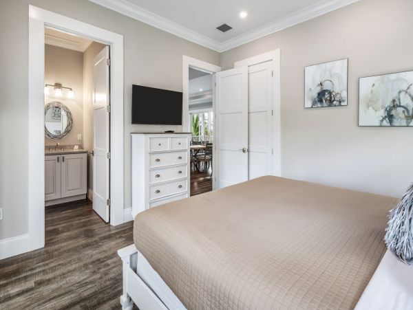 Beautiful 4 Bedroom Vacation Home with Water Views & Dock