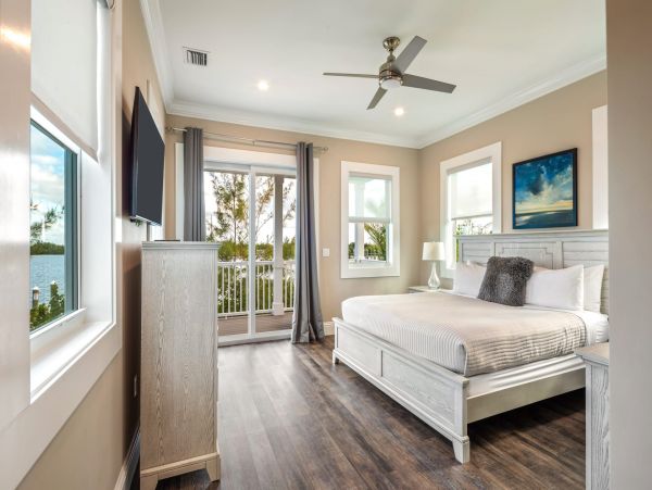 Beautiful 4 Bedroom Vacation Home with Water Views & Dock