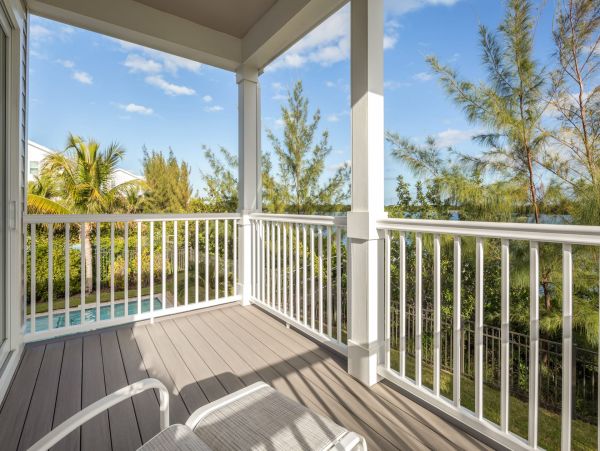 Beautiful 4 Bedroom Vacation Home with Water Views & Dock