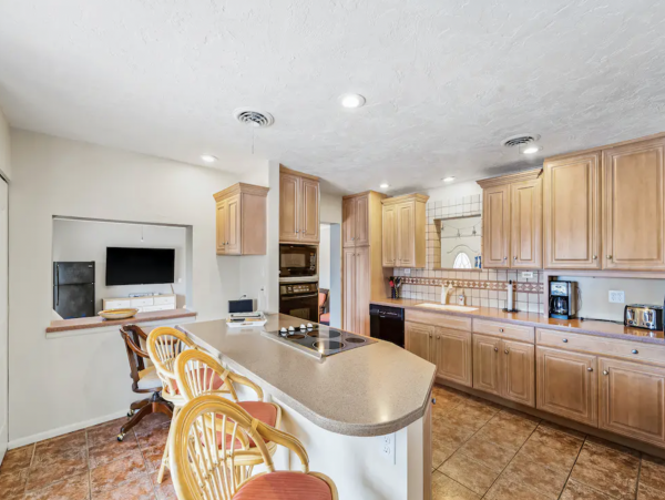 Three Bedroom Sleeps 12 Guests Sunset views