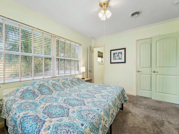 Three Bedroom Sleeps 12 Guests Sunset views