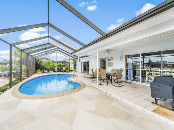 Three Bedroom Sleeps 12 Guests Sunset views