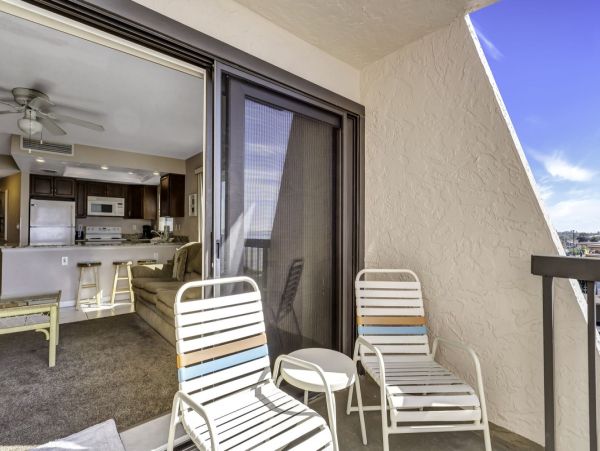 Spacious 1-Bedroom Condo with Gulf Views