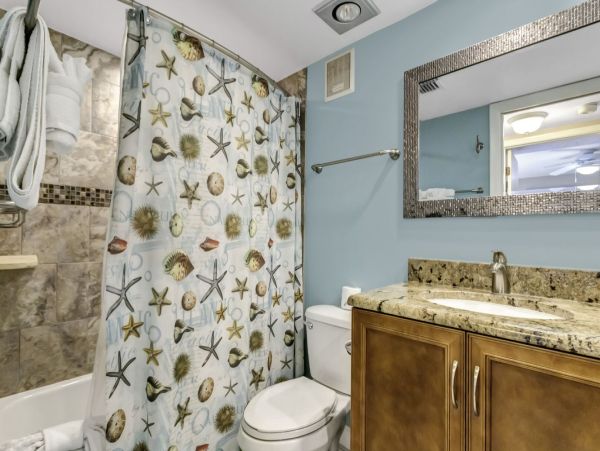 Spacious 1-Bedroom Condo with Gulf Views