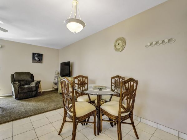 Spacious 1-Bedroom Condo with Gulf Views