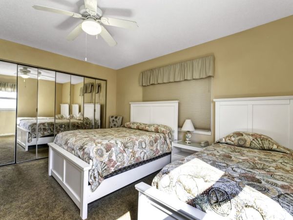 Spacious 1-Bedroom Condo with Gulf Views