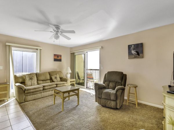 Spacious 1-Bedroom Condo with Gulf Views