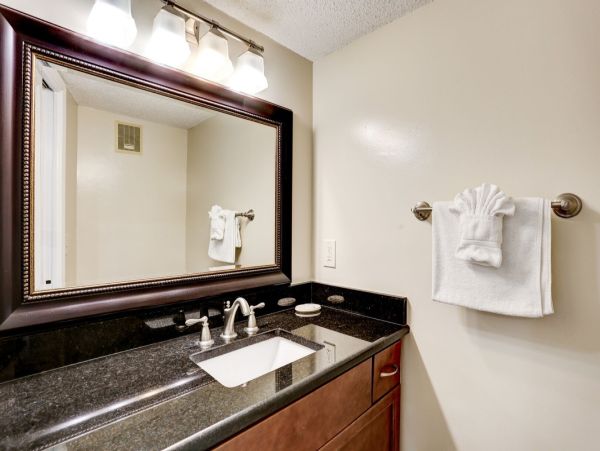 One Bedroom Charmer Views & Great Amenities