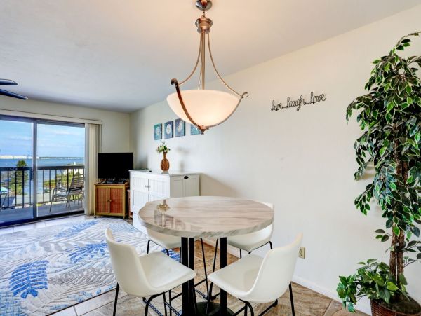 One Bedroom Charmer Views & Great Amenities