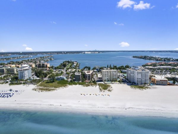 One Bedroom Charmer Views & Great Amenities