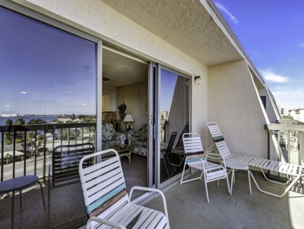 Tranquil Bayfront Retreat on St. Pete Beach