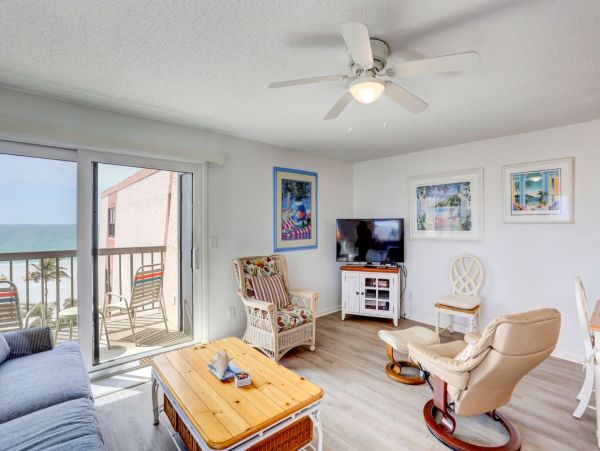 Charming Gulf-Front Condo on St. Petersburg
