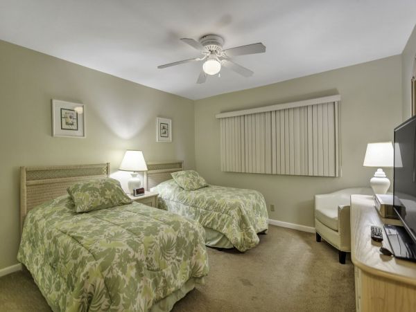 St. Petersburg Condo 1048114