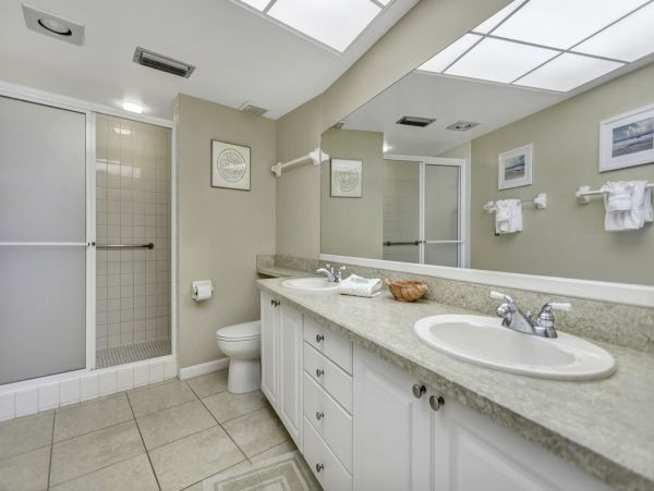 St. Petersburg Condo 1048114
