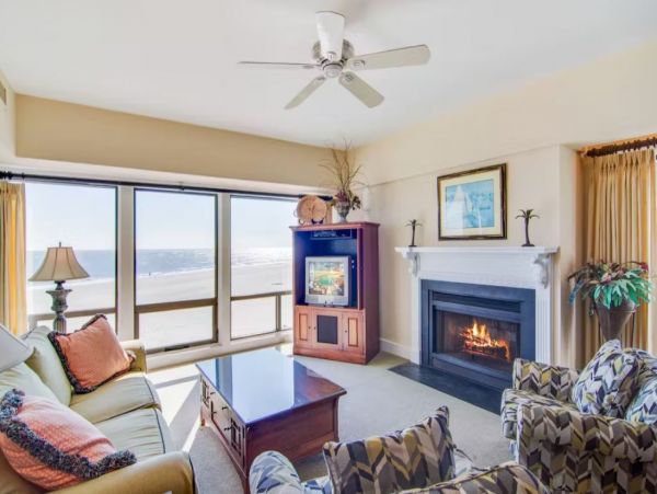 Oceanfront Vacation Condo in Isle of Palms Sleeps 6