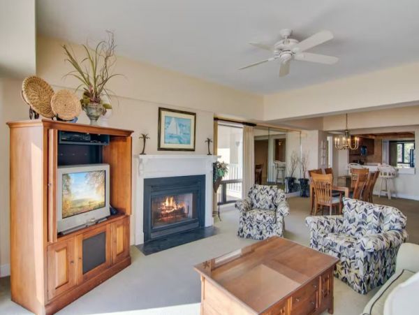Oceanfront Vacation Condo in Isle of Palms Sleeps 6